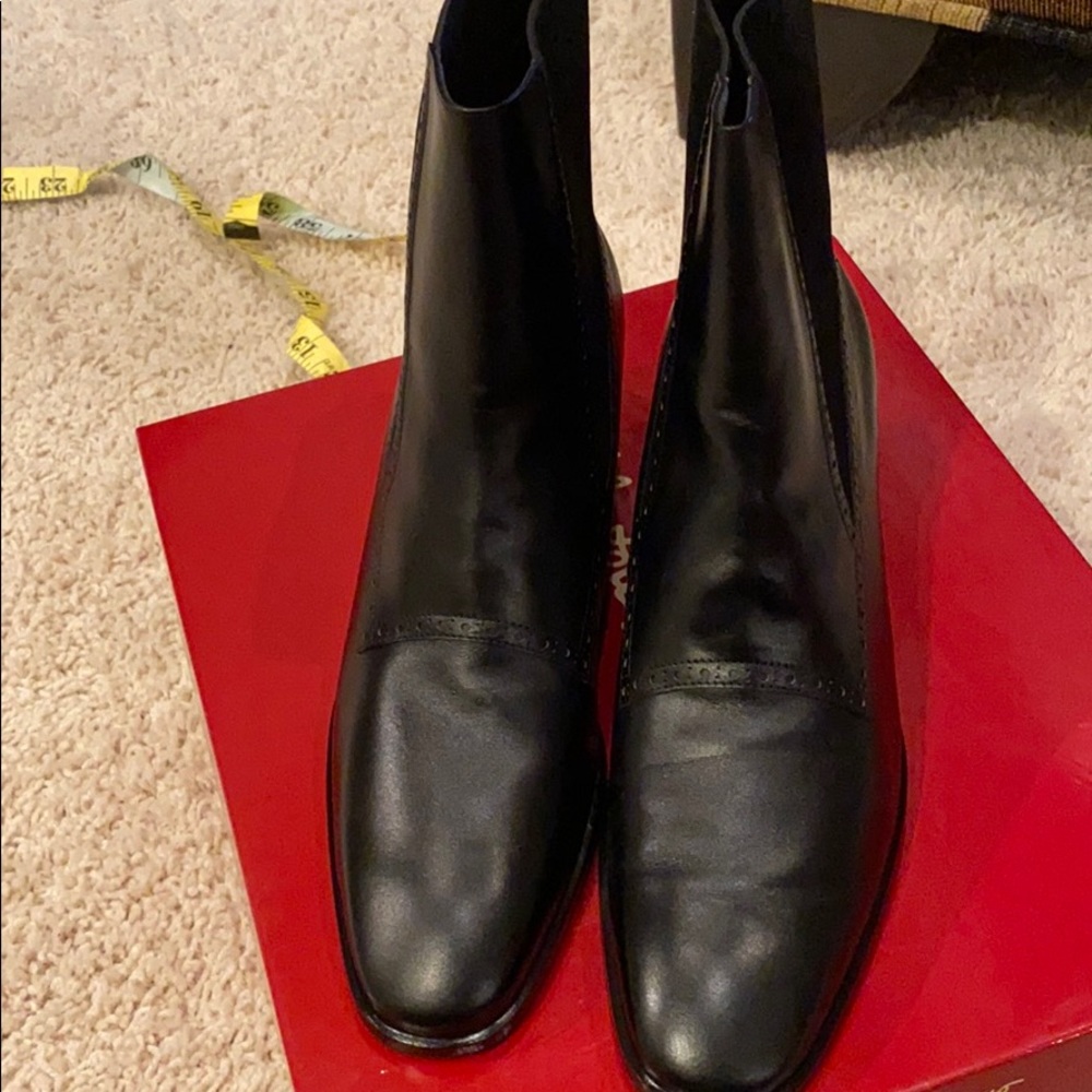 Black suede & leather SALVATORE FERRAGAMO booties - Picture 2 of 11